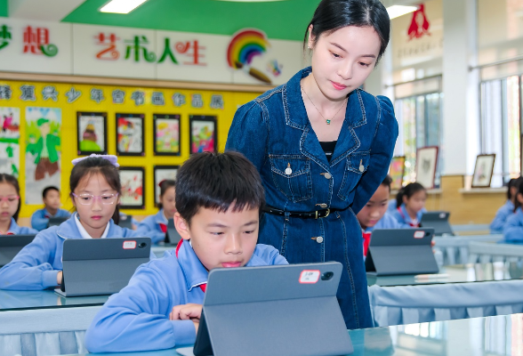 【数字化“典”亮校园】长沙高新区雷锋新城实验小学：以“智慧五育”引领学生全面发展
